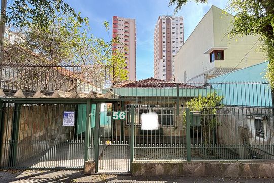 Fachada de casa à venda com 3 quartos, 300m² em Vila Bastos, Santo André