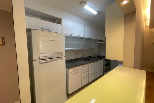 Cozinha de apartamento para alugar com 3 quartos, 111m² em Cidade São Francisco, São Paulo