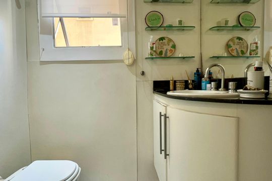 Banheiro de apartamento para alugar com 2 quartos, 70m² em Pinheiros, São Paulo