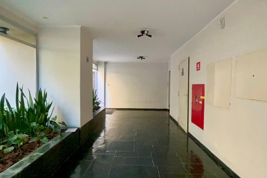 Hall de entrada de apartamento para alugar com 2 quartos, 70m² em Pinheiros, São Paulo