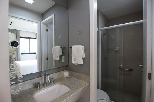 Banheiro Social de kitnet/studio à venda com 1 quarto, 36m² em Jacarepaguá, Rio de Janeiro