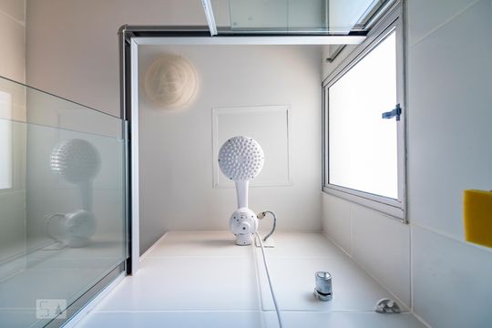 Banheiro social de apartamento à venda com 3 quartos, 90m² em Sagrada Família, Belo Horizonte