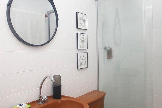 Banheiro de apartamento para alugar com 1 quarto, 29m² em Centro Histórico, Porto Alegre