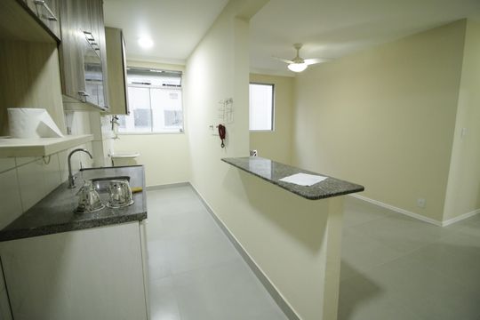 Cozinha de apartamento à venda com 2 quartos, 60m² em Taquara, Rio de Janeiro
