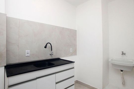 Cozinha + Área de Serviço de apartamento para alugar com 1 quarto, 35m² em Partenon, Porto Alegre