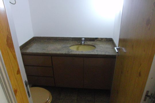 Banheiro de apartamento para alugar com 4 quartos, 156m² em Cerqueira César, São Paulo