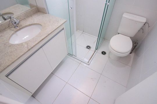 Banheiro social de kitnet/studio à venda com 1 quarto, 34m² em Vila Prudente, São Paulo