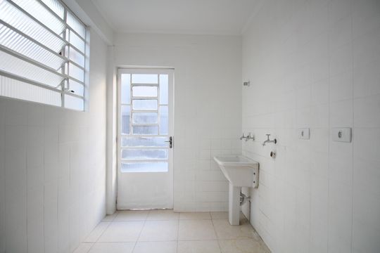 Área de Serviço de casa para alugar com 3 quartos, 200m² em Jardim Colombo, São Paulo