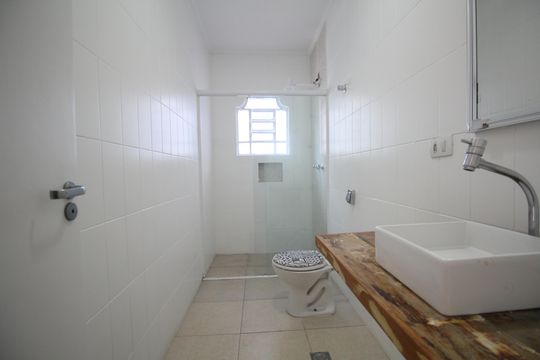 Banheiro suite de casa para alugar com 3 quartos, 200m² em Jardim Colombo, São Paulo