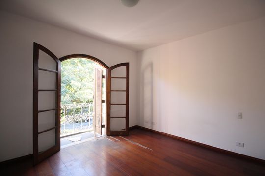 Suíte  de casa para alugar com 3 quartos, 200m² em Jardim Colombo, São Paulo