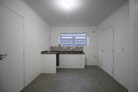 Cozinha de casa para alugar com 3 quartos, 200m² em Jardim Colombo, São Paulo