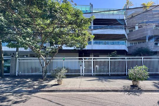 Fachada de apartamento para alugar com 3 quartos, 110m² em Recreio dos Bandeirantes, Rio de Janeiro