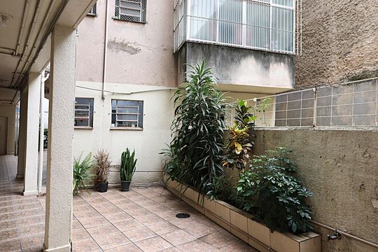 Área externa de apartamento à venda com 2 quartos, 45m² em Floresta, Porto Alegre