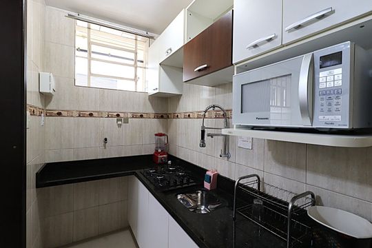 Cozinha de apartamento à venda com 2 quartos, 45m² em Floresta, Porto Alegre