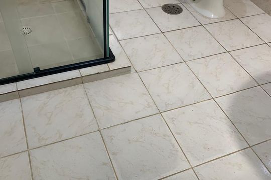 Banheiro social de apartamento para alugar com 1 quarto, 42m² em Liberdade, São Paulo