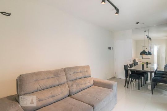 Sala de apartamento à venda com 2 quartos, 47m² em Vila Floresta, Santo André