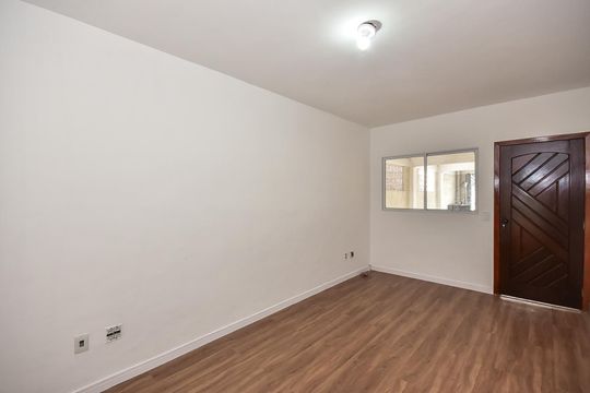 Casa para alugar com 2 quartos, 94m² em Parque Monte Alegre, Taboão da Serra