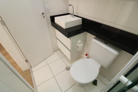 Banheiro de apartamento à venda com 2 quartos, 42m² em Sítio da Figueira, São Paulo