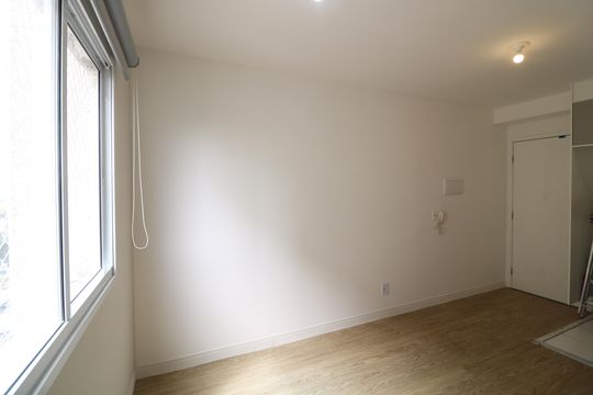 Sala de apartamento à venda com 2 quartos, 42m² em Sítio da Figueira, São Paulo