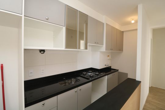 Cozinha de apartamento à venda com 2 quartos, 42m² em Sítio da Figueira, São Paulo