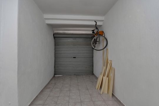 Garagem de casa à venda com 3 quartos, 120m² em Água Branca, São Paulo