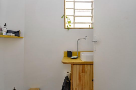 Banheiro Social de casa à venda com 3 quartos, 120m² em Água Branca, São Paulo