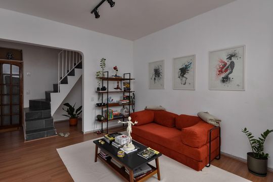 Sala de casa à venda com 3 quartos, 120m² em Água Branca, São Paulo