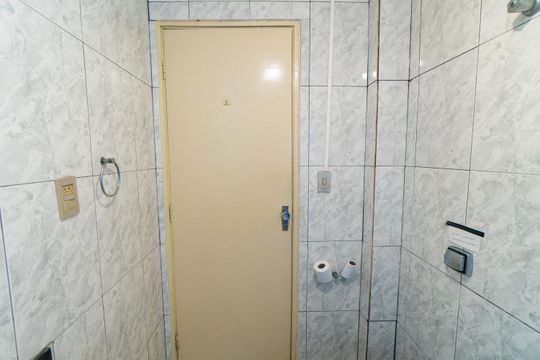 Banheiro de apartamento à venda com 2 quartos, 51m² em Mirandópolis, São Paulo