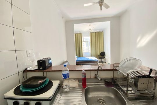 Cozinha de kitnet/studio à venda com 1 quarto, 25m² em Botafogo, Rio de Janeiro