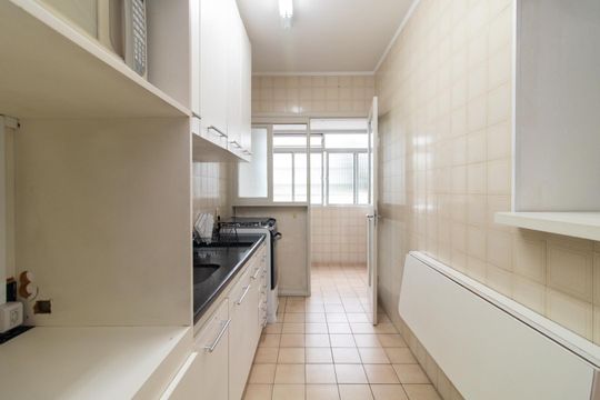 Cozinha e Área de Serviço de apartamento para alugar com 2 quartos, 80m² em Santana, Porto Alegre