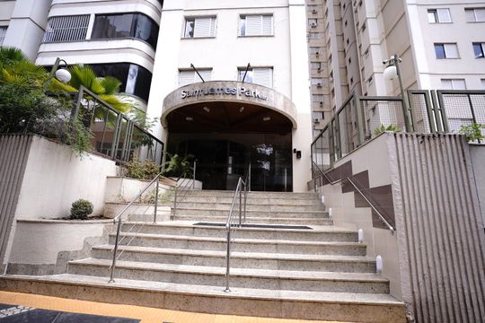 Fachada de apartamento para alugar com 2 quartos, 72m² em Setor Bueno, Goiânia
