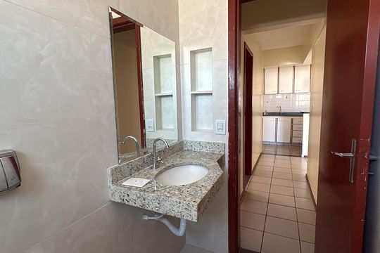 Banheiro de apartamento para alugar com 2 quartos, 72m² em Setor Bueno, Goiânia