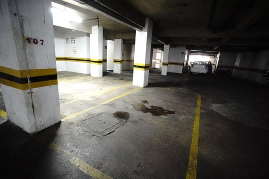 Garagem de apartamento para alugar com 2 quartos, 72m² em Setor Bueno, Goiânia