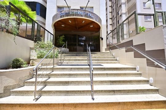 Fachada de apartamento para alugar com 2 quartos, 72m² em Setor Bueno, Goiânia
