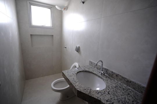 Banheiro Social de apartamento para alugar com 2 quartos, 72m² em Setor Bueno, Goiânia
