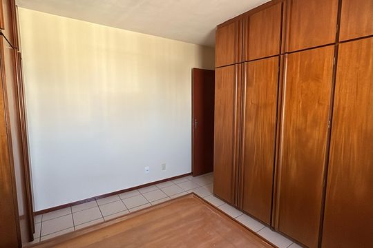 Quarto 2 de apartamento para alugar com 2 quartos, 72m² em Setor Bueno, Goiânia