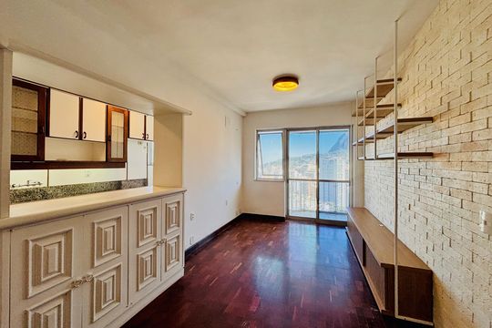 Sala de apartamento para alugar com 2 quartos, 92m² em Leblon, Rio de Janeiro