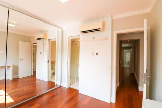 Suíte de apartamento à venda com 3 quartos, 105m² em Jardim Caravelas, São Paulo