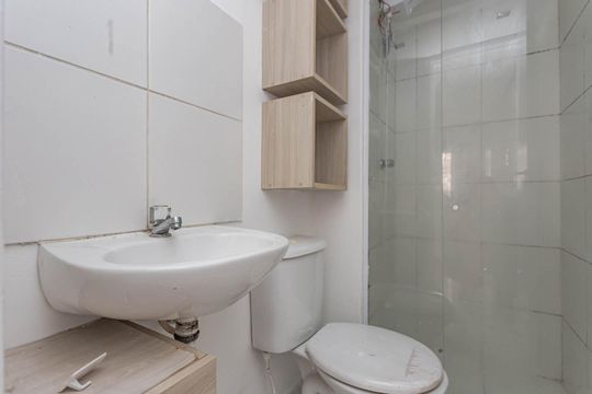 Banheiro de apartamento à venda com 2 quartos, 41m² em Vila Água Funda, São Paulo