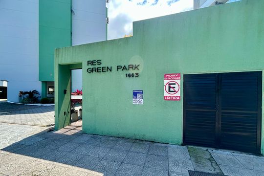 Fachada de apartamento para alugar com 1 quarto, 60m² em Itacorubi, Florianópolis