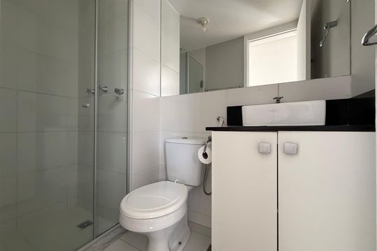 Banheiro social de apartamento à venda com 3 quartos, 70m² em Jacarepaguá, Rio de Janeiro