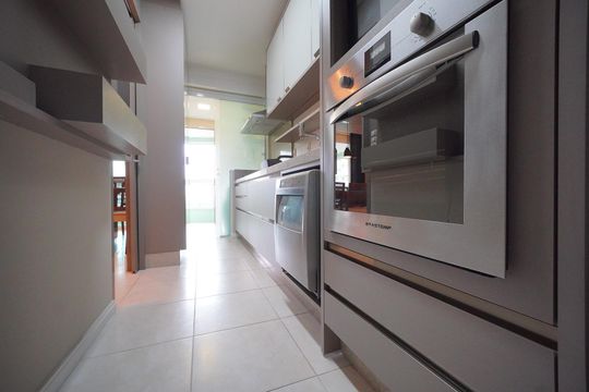Cozinha de apartamento para alugar com 2 quartos, 94m² em Trindade, Florianópolis