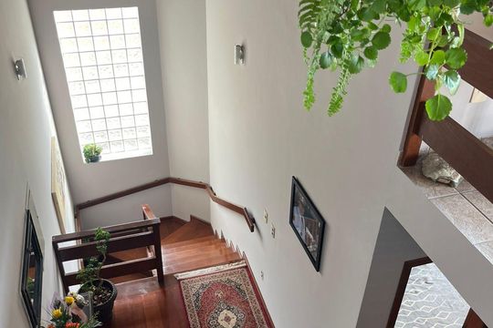 Escada de casa à venda com 4 quartos, 340m² em Sarandi, Porto Alegre