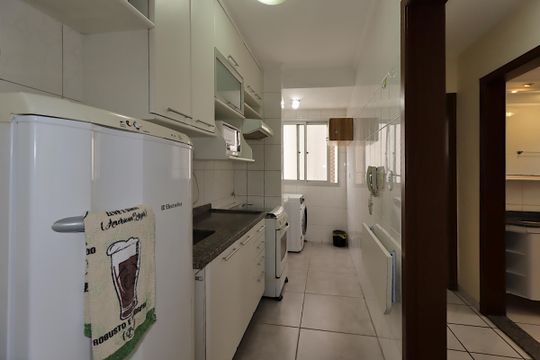 Cozinha de apartamento à venda com 2 quartos, 51m² em Jardim Sílvia, Santo André