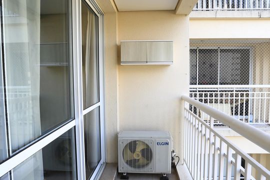 Varanda de kitnet/studio para alugar com 1 quarto, 38m² em Jardim Ampliação, São Paulo