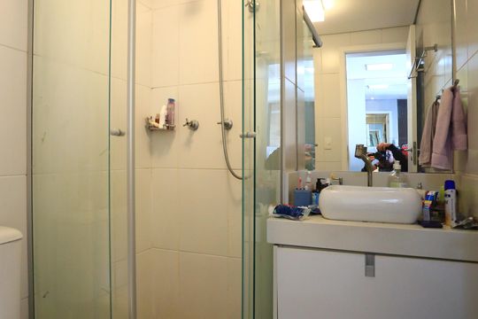 Banheiro de kitnet/studio para alugar com 1 quarto, 38m² em Jardim Ampliação, São Paulo