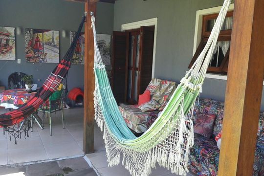 Área externa de casa para alugar com 3 quartos, 200m² em Jardim Itu Sabará, Porto Alegre