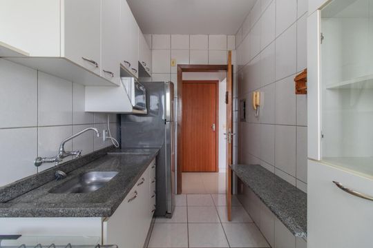 Cozinha de apartamento para alugar com 2 quartos, 60m² em Partenon, Porto Alegre