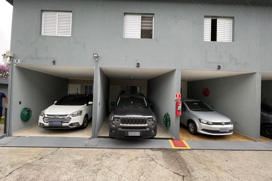 Garagem de casa de condomínio à venda com 2 quartos, 72m² em Vila Araguaia, São Paulo