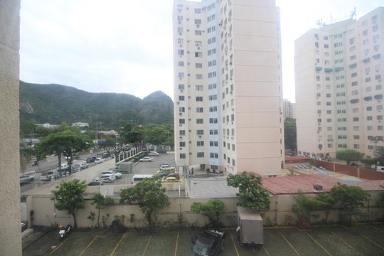 Vista da Sala de apartamento à venda com 2 quartos, 60m² em Jacarepaguá, Rio de Janeiro